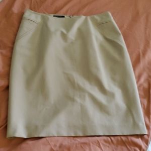 🌻3/$15 Tan pencil skirt